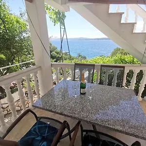 Niko Apartment